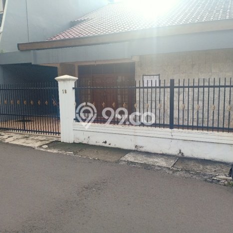 Disewakan! Rumah 4 Kamar Tidur &
3 Kamar Mandi di Radio Dalam, Jakarta Selatan Disewakan! Rumah 4 Kamar Tidur &
3 Kamar Mandi di Radio Dalam, Jakarta Selatan