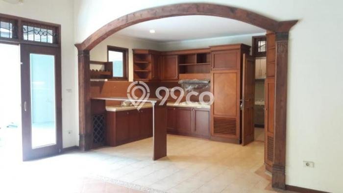 Rumah Luxury di Tangerang Selatan Lokasi Strategis Kondisi Baik Rumah Luxury di Tangerang Selatan Lokasi Strategis Kondisi Baik