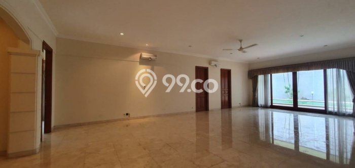 Sewa Rumah Nyaman LT 800m2 / LB 550m2 di Kemang, Jakarta Selatan Sewa Rumah Nyaman LT 800m2 / LB 550m2 di Kemang, Jakarta Selatan