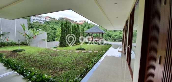 Rumah Luxury Modern Tanpa Renovasi di Dago Bandung Rumah Luxury Modern Tanpa Renovasi di Dago Bandung