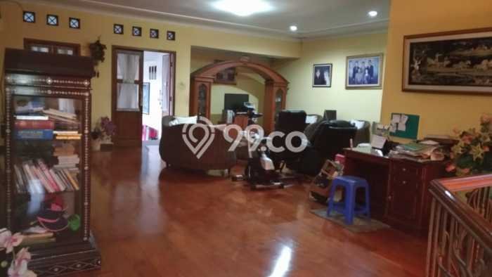 Rumah Elit Modern Tanpa Renovasi di Buah Batu Bandung Rumah Elit Modern Tanpa Renovasi di Buah Batu Bandung