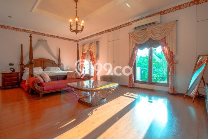 Jual Rumah Mewah Elegan Dengan View Eksklusif di Lebak Bulus, Jakarta Selatan Jual Rumah Mewah Elegan Dengan View Eksklusif di Lebak Bulus, Jakarta Selatan