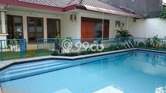 Rumah Luxury Modern Siap Huni di Kemang Jakarta Selatan Rumah Luxury Modern Siap Huni di Kemang Jakarta Selatan