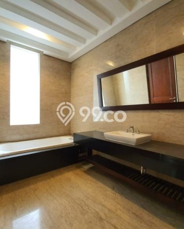 Rumah Eksklusif di Ampera, Jakarta Selatan, Luas 208m² LB 550m² Rumah Eksklusif di Ampera, Jakarta Selatan, Luas 208m² LB 550m²