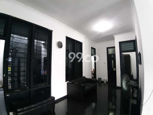 For Sale Hunian Rumah Terawat 3 KT di Dharma Husada, Surabaya For Sale Hunian Rumah Terawat 3 KT di Dharma Husada, Surabaya