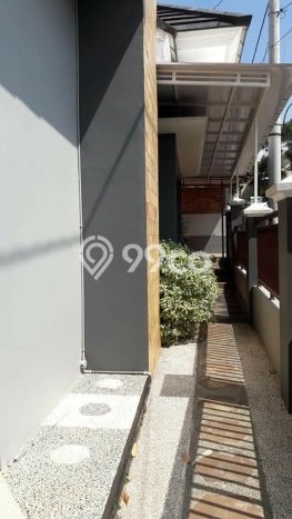 Rumah Modern Minimalis 3 KT Bisa Langsung Pindah di Banyumanik Rumah Modern Minimalis 3 KT Bisa Langsung Pindah di Banyumanik