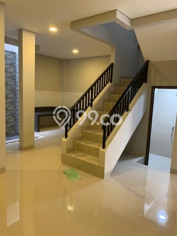 Dijual Rumah Eksklusif 4 KT di Duri Kosambi, Jakarta Barat Dijual Rumah Eksklusif 4 KT di Duri Kosambi, Jakarta Barat
