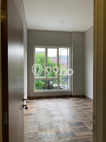 Dijual Rumah Eksklusif 4 KT di Duri Kosambi, Jakarta Barat Dijual Rumah Eksklusif 4 KT di Duri Kosambi, Jakarta Barat