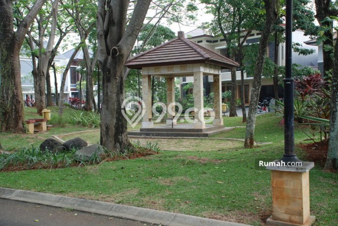 Rumah Mewah di Lingkungan Elit Komplek Taman Senayan, Bintaro Jaya, Tangerang Selatan Rumah Mewah di Lingkungan Elit Komplek Taman Senayan, Bintaro Jaya, Tangerang Selatan