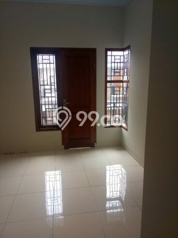 Rumah Modern Cantik 4 Kamar Bisa Langsung Pindah di Jagakarsa Rumah Modern Cantik 4 Kamar Bisa Langsung Pindah di Jagakarsa