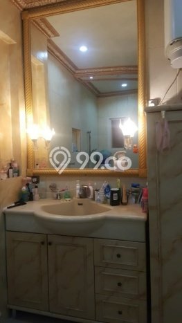 Dijual Rumah 4 Kamar Lokasi Strategis Nyaman dan Strategis di Karawaci Dijual Rumah 4 Kamar Lokasi Strategis Nyaman dan Strategis di Karawaci