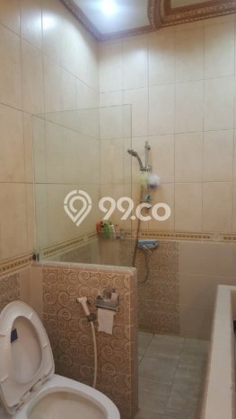 Dijual Rumah 4 Kamar Lokasi Strategis Nyaman dan Strategis di Karawaci Dijual Rumah 4 Kamar Lokasi Strategis Nyaman dan Strategis di Karawaci