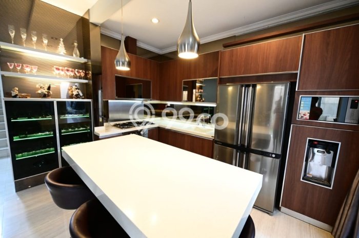 Dijual Rumah Luas Elegan Dengan View Cantik di BSD, Tangerang Dijual Rumah Luas Elegan Dengan View Cantik di BSD, Tangerang