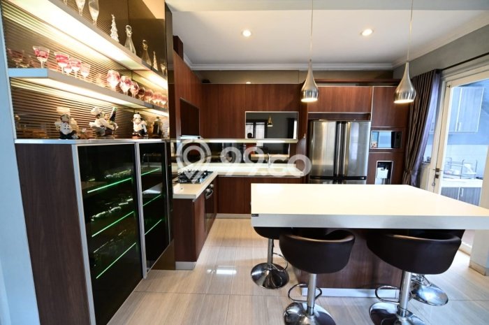 Dijual Rumah Luas Elegan Dengan View Cantik di BSD, Tangerang Dijual Rumah Luas Elegan Dengan View Cantik di BSD, Tangerang