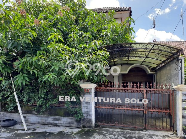 Hunian Cantik Modern Lb 125m2 di Banjarsari, Surakarta Hunian Cantik Modern Lb 125m2 di Banjarsari, Surakarta