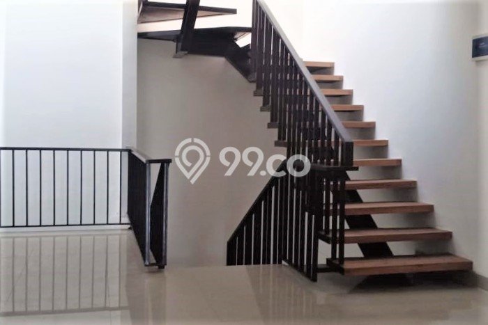 Jual Rumah Bagus Siap Huni LB 137m2 di Cengkareng, Jakarta Barat Jual Rumah Bagus Siap Huni LB 137m2 di Cengkareng, Jakarta Barat
