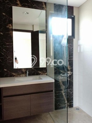 HOT PROPERTY! Rumah Strategis area BSD City, LT 240m² LB 242m² HOT PROPERTY! Rumah Strategis area BSD City, LT 240m² LB 242m²