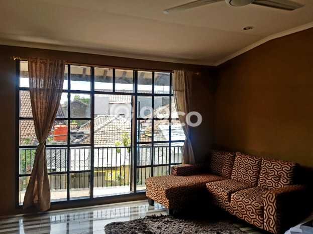 Dijual Cepat Rumah Strategis LT 180m2 LB 250m2 di Bandung Cocok untuk Hunian Dijual Cepat Rumah Strategis LT 180m2 LB 250m2 di Bandung Cocok untuk Hunian