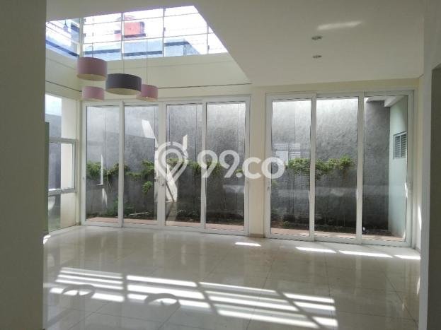 Rumah Premium LT 260m² / LB 290m² di Kompleks Perumahan Pleburan, Semarang Rumah Premium LT 260m² / LB 290m² di Kompleks Perumahan Pleburan, Semarang