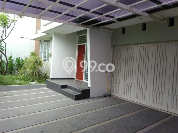 Rumah Premium LT 260m² / LB 290m² di Kompleks Perumahan Pleburan, Semarang Rumah Premium LT 260m² / LB 290m² di Kompleks Perumahan Pleburan, Semarang
