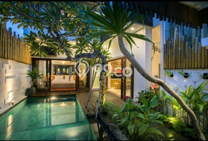 Jual Rumah Luas Elegan Dengan View Eksklusif di Seminyak, Badung Jual Rumah Luas Elegan Dengan View Eksklusif di Seminyak, Badung