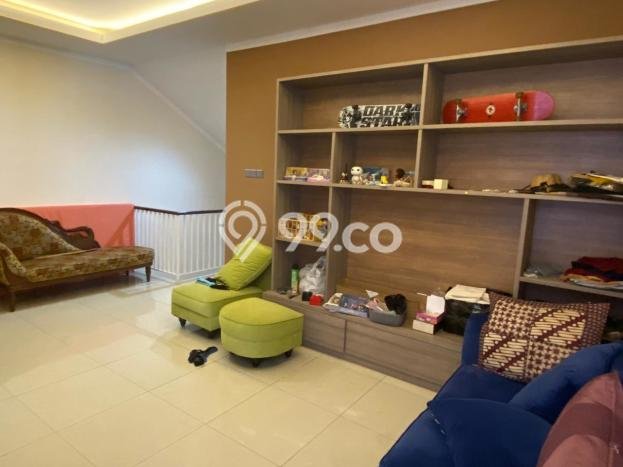 Rumah Mewah LB 275m2 Siap Pakai Desain Elegan di Bintaro, Tangerang Selatan Rumah Mewah LB 275m2 Siap Pakai Desain Elegan di Bintaro, Tangerang Selatan