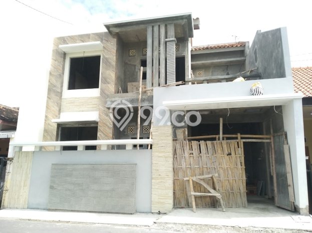 PRIME LOCATION! Rumah Strategis area Banyuanyar, LT 103m² LB 145m² PRIME LOCATION! Rumah Strategis area Banyuanyar, LT 103m² LB 145m²