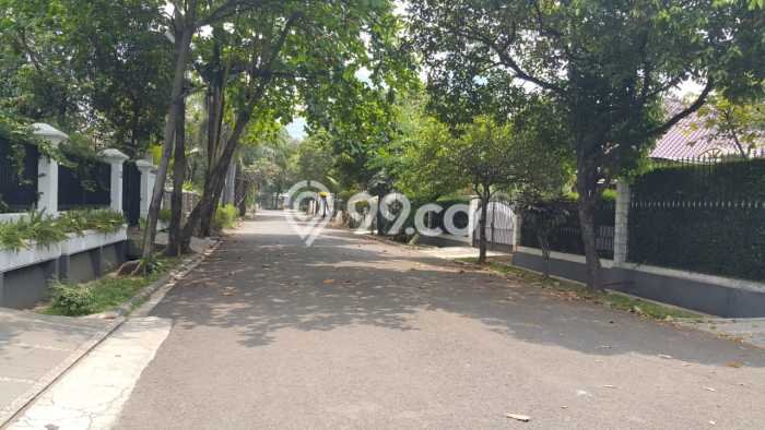 Rumah Elit LB 1500m2 Siap Pakai Desain Elegan di Kuningan, Jakarta Selatan Rumah Elit LB 1500m2 Siap Pakai Desain Elegan di Kuningan, Jakarta Selatan