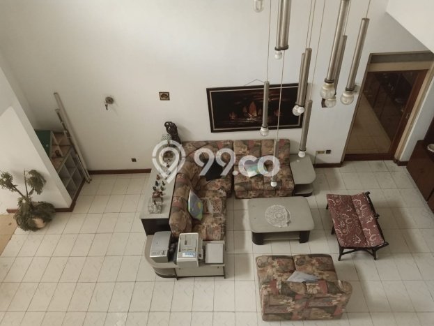 Rumah Modern 3 KT di Manyar Surabaya Semi Furnished Rumah Modern 3 KT di Manyar Surabaya Semi Furnished