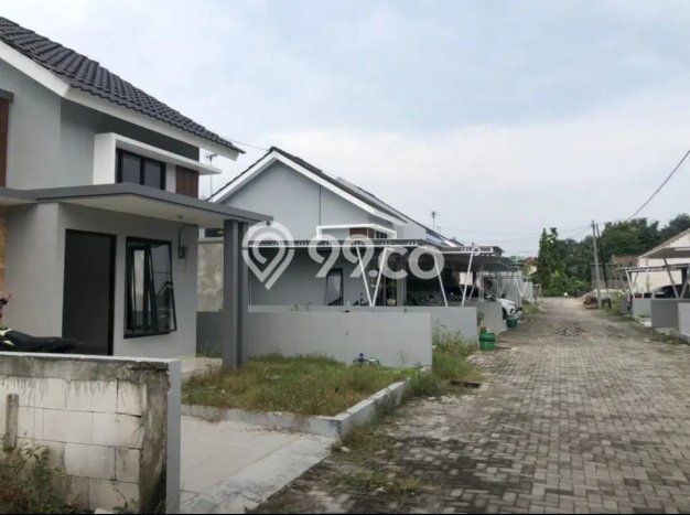 Rumah Bagus area Karanganyar, Solo, Luas Tanah 45m², LB 93m² Rumah Bagus area Karanganyar, Solo, Luas Tanah 45m², LB 93m²