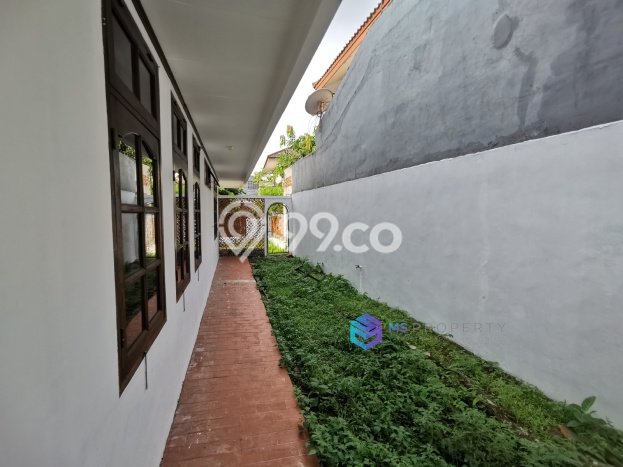Rumah Eksklusif Siap Huni LT 265m2 di Cinere, Depok Rumah Eksklusif Siap Huni LT 265m2 di Cinere, Depok