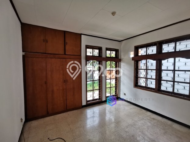 Rumah Eksklusif Siap Huni LT 265m2 di Cinere, Depok Rumah Eksklusif Siap Huni LT 265m2 di Cinere, Depok