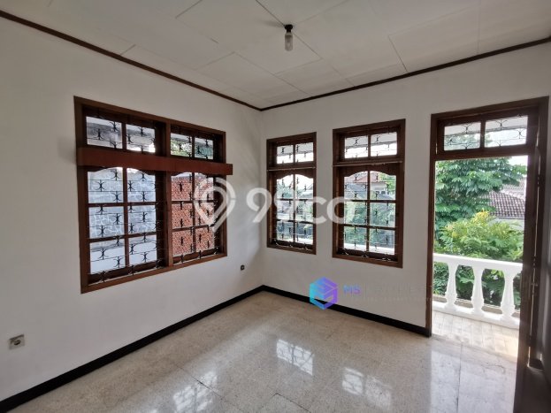 Rumah Eksklusif Siap Huni LT 265m2 di Cinere, Depok Rumah Eksklusif Siap Huni LT 265m2 di Cinere, Depok