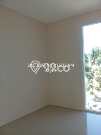 Lokasi terbaik! Rumah siap pakai dikontrakkan di Mijen LB 150m2 Lokasi terbaik! Rumah siap pakai dikontrakkan di Mijen LB 150m2