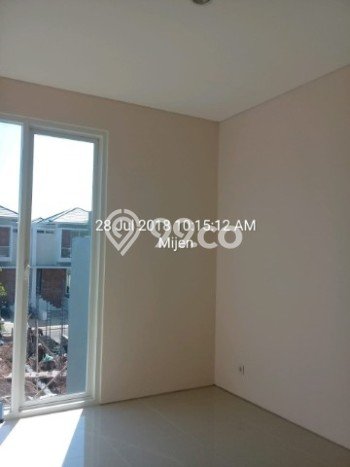 Lokasi terbaik! Rumah siap pakai dikontrakkan di Mijen LB 150m2 Lokasi terbaik! Rumah siap pakai dikontrakkan di Mijen LB 150m2
