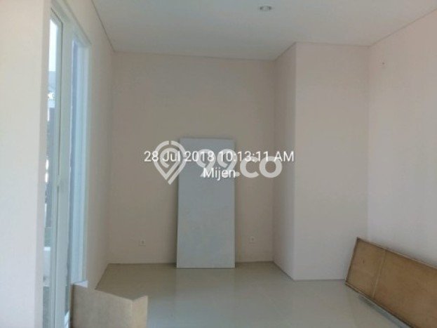 Lokasi terbaik! Rumah siap pakai dikontrakkan di Mijen LB 150m2 Lokasi terbaik! Rumah siap pakai dikontrakkan di Mijen LB 150m2