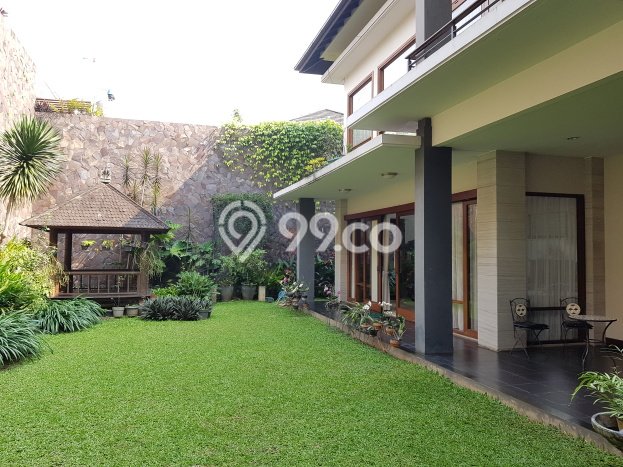 Rumah Elit Akses Mudah di Bandung Semi Furnished Rumah Elit Akses Mudah di Bandung Semi Furnished