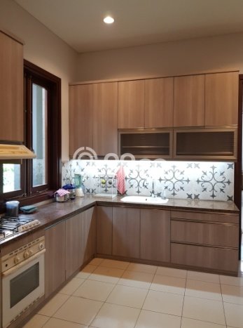 Rumah Elit Akses Mudah di Bandung Semi Furnished Rumah Elit Akses Mudah di Bandung Semi Furnished