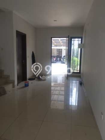 Rumah Strategis di Pusat Kota Green Lake City, Jakarta Barat - LT 90m² Rumah Strategis di Pusat Kota Green Lake City, Jakarta Barat - LT 90m²