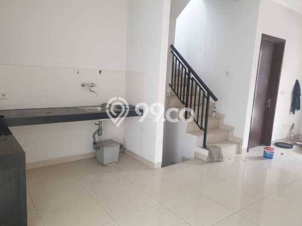 Rumah Strategis di Pusat Kota Green Lake City, Jakarta Barat - LT 90m² Rumah Strategis di Pusat Kota Green Lake City, Jakarta Barat - LT 90m²