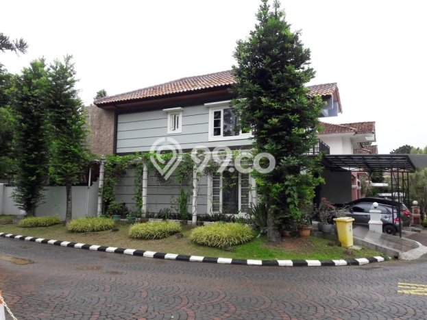 Rumah Mewah LB 150m2 Siap Pakai Desain Elegan di BSD Taman Provence, Tangerang Rumah Mewah LB 150m2 Siap Pakai Desain Elegan di BSD Taman Provence, Tangerang