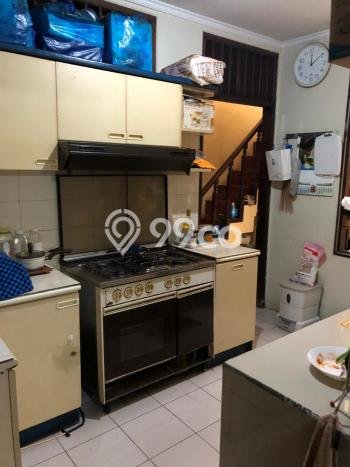 Rumah Luxury Modern Tanpa Renovasi di Gandaria Jakarta Selatan Rumah Luxury Modern Tanpa Renovasi di Gandaria Jakarta Selatan