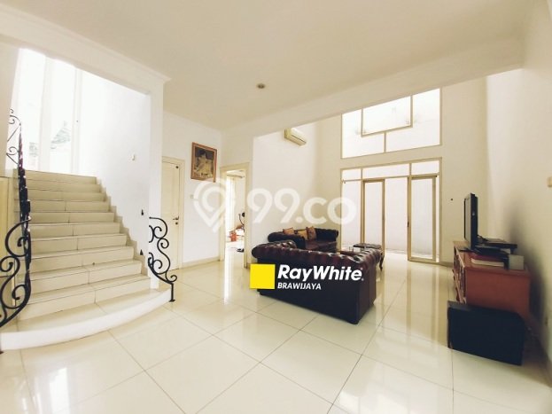 HOT DEAL! Jual Rumah Berkualitas area Cilandak, Jakarta Selatan, LT 1m² Luas Bangunan 490m² HOT DEAL! Jual Rumah Berkualitas area Cilandak, Jakarta Selatan, LT 1m² Luas Bangunan 490m²