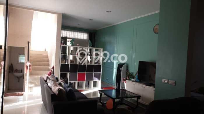 Rumah LB 300m² Dekat dengan Fasilitas Umum, Jakarta Barat - Harga Terjangkau Rumah LB 300m² Dekat dengan Fasilitas Umum, Jakarta Barat - Harga Terjangkau