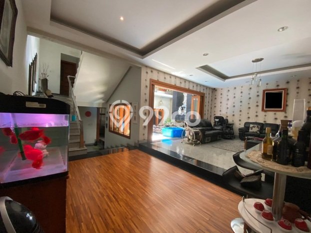 Siap Huni Rumah Mewah 5 Kamar di Kelapa Gading Dekat ke Mana Saja Siap Huni Rumah Mewah 5 Kamar di Kelapa Gading Dekat ke Mana Saja