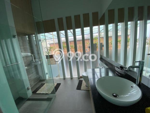 Ready to Use! Luxury House LT 675m2 Desain Elegan di Setiabudi Ready to Use! Luxury House LT 675m2 Desain Elegan di Setiabudi