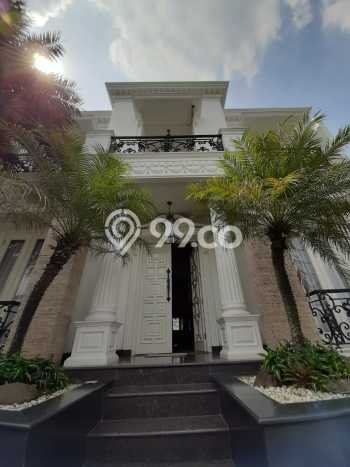 The Luxury House with Private Pool at Jl. Tebet Timur, Tebet, Jakarta Selatan The Luxury House with Private Pool at Jl. Tebet Timur, Tebet, Jakarta Selatan