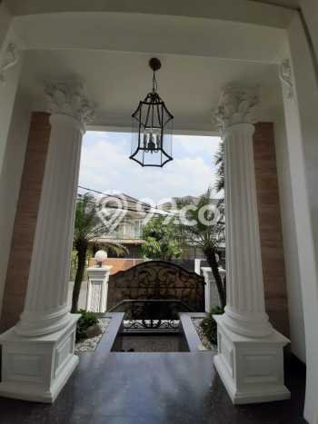The Luxury House with Private Pool at Jl. Tebet Timur, Tebet, Jakarta Selatan The Luxury House with Private Pool at Jl. Tebet Timur, Tebet, Jakarta Selatan