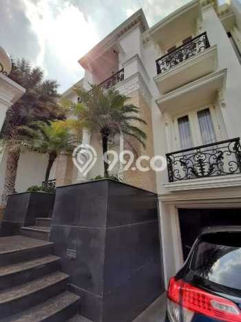 The Luxury House with Private Pool at Jl. Tebet Timur, Tebet, Jakarta Selatan The Luxury House with Private Pool at Jl. Tebet Timur, Tebet, Jakarta Selatan