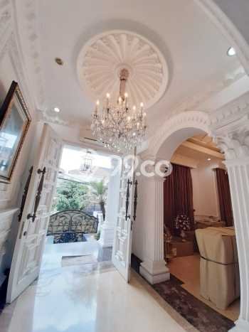 The Luxury House with Private Pool at Jl. Tebet Timur, Tebet, Jakarta Selatan The Luxury House with Private Pool at Jl. Tebet Timur, Tebet, Jakarta Selatan